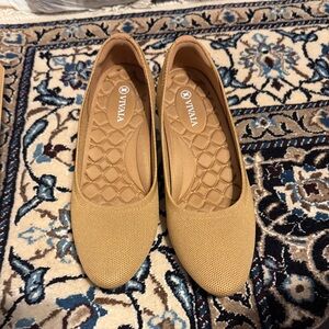 VIVAIA Women's Brown Flats